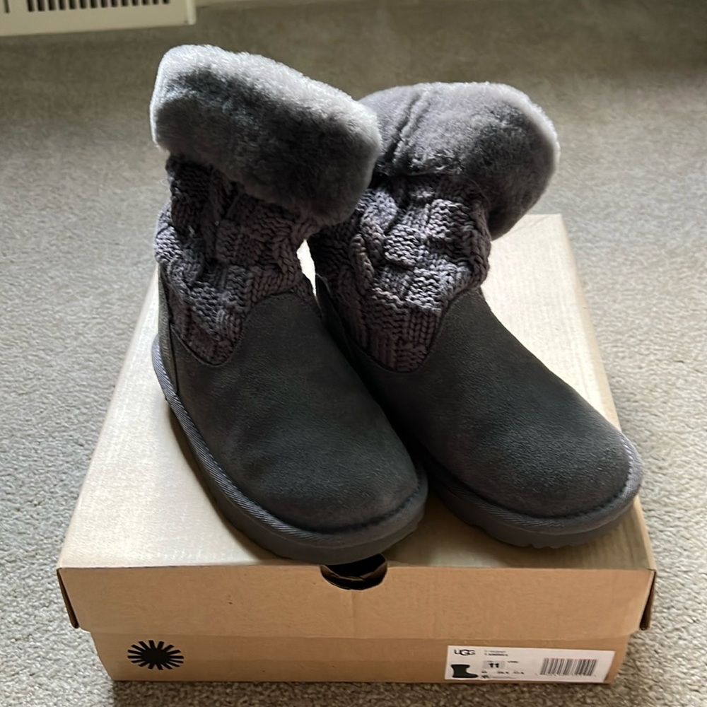 UGG Juniper Gray cuffed boots Girls Size 11